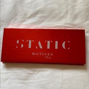 Estatic Red Eyeshadow Palette